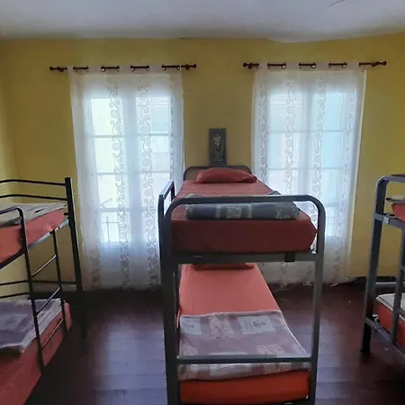 Hostal Casa De Peregrinos La Concha Ii *
