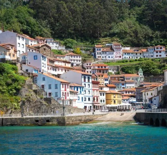 Casa De Peregrinos La Concha Ii Hostal Cudillero