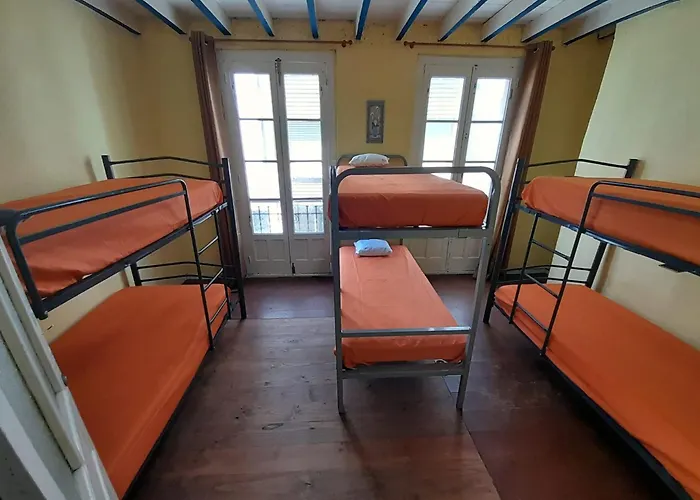 Casa De Peregrinos La Concha Ii Hostal Cudillero